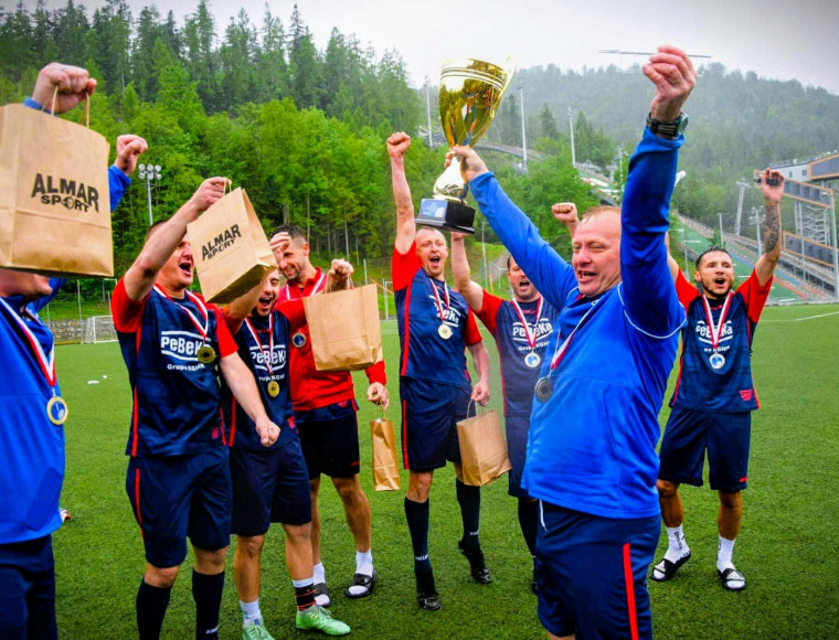 Drużyna PeBeKi najlepszą ekipą turnieju TATRY CUP 2025 w Zakopanym Drużyna PeBeKi najlepszą ekipą turnieju TATRY CUP 2025 w Zakopanym