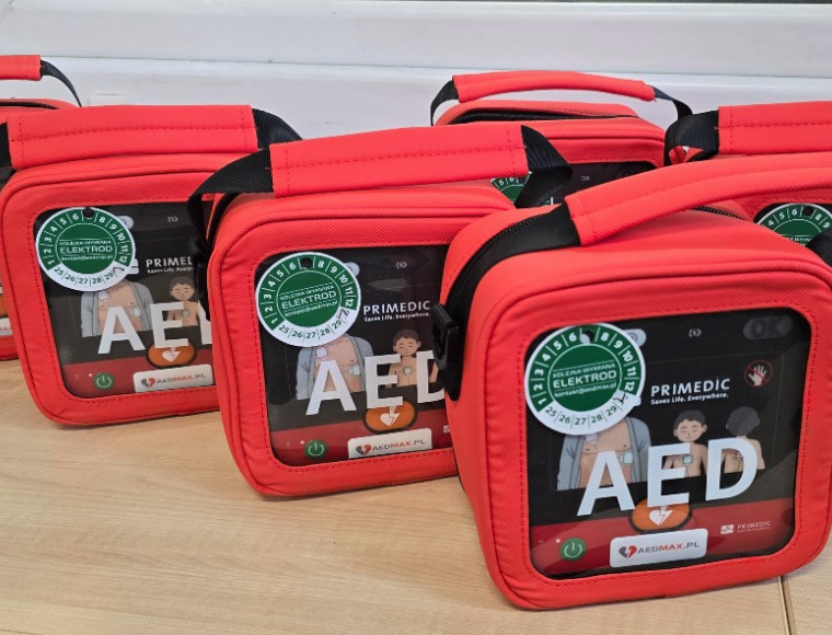 Nowe defibrylatory AED w PeBeKa – kolejny krok w stronę bezpiecznej pracy